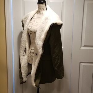 NEW LOVE TREE GREEN JACKET....SHERPA...SIZE SMALL